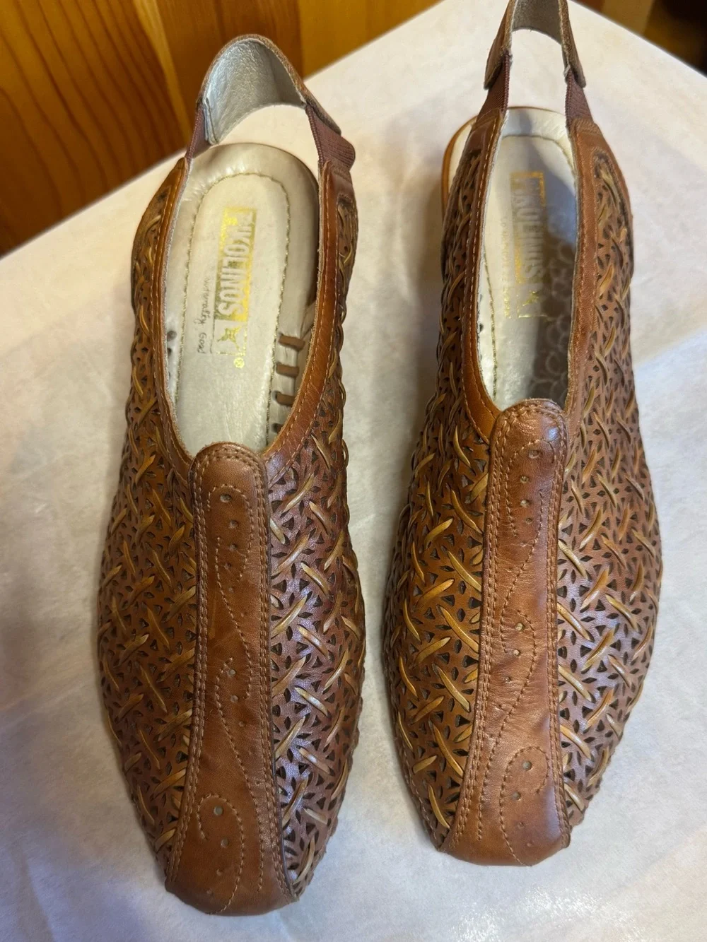 PIKOLINOS woven leather